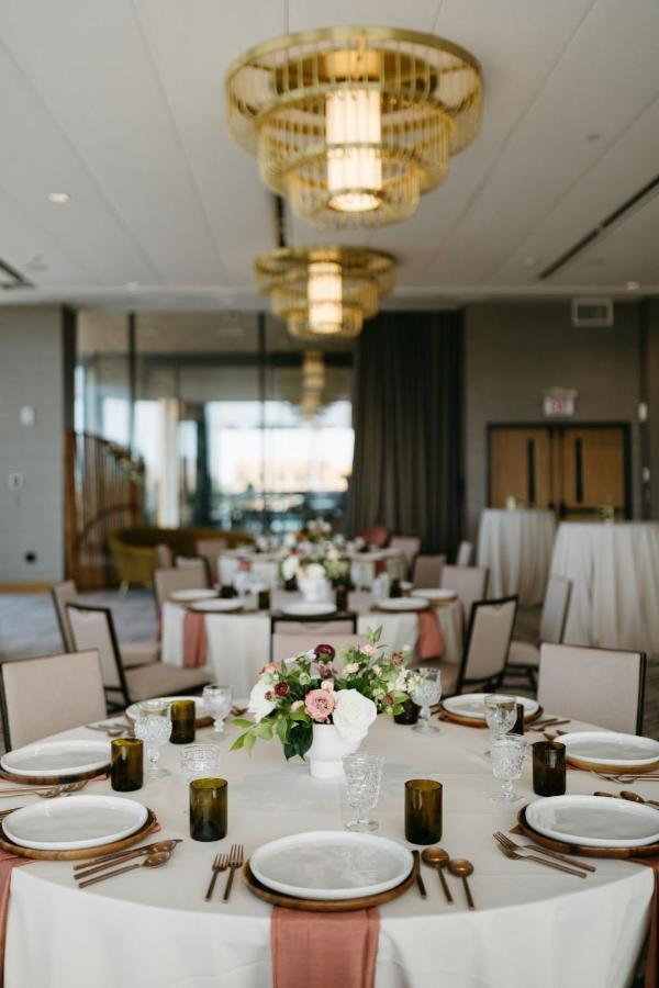 Jasper Hotel Фарго Екстериор снимка